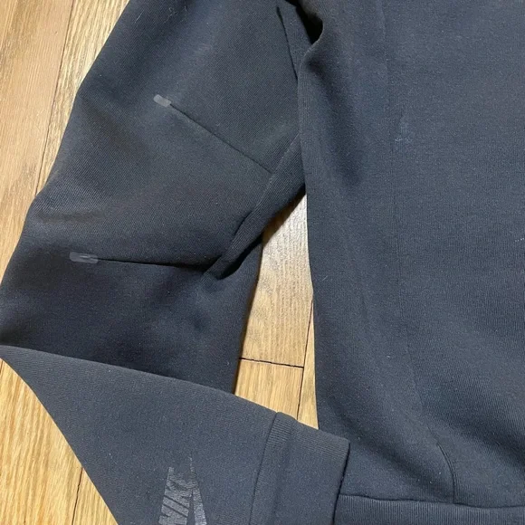 NIKE Women’s Jacket Aeroloft 800 Tech Fleece Bomber - Picture 7 of 14